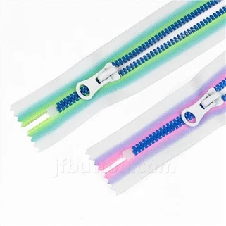 Plastični patentni zatvarači za jakne