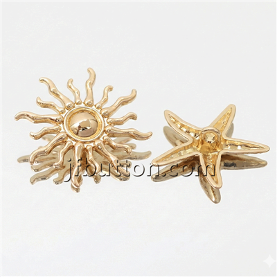 Zlatna dugmad u obliku sunca-